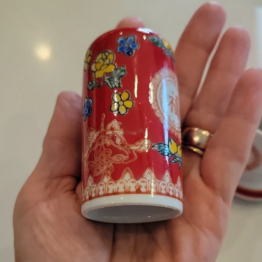 Decorative Red Ceramic Kitchen Tool